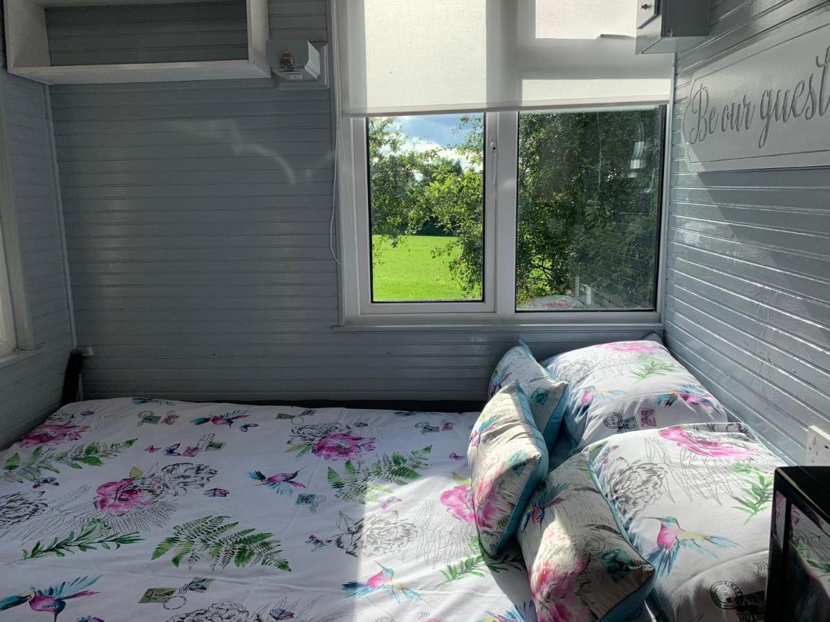 Shepherds Hut Bath Wick  Ngoại thất bức ảnh